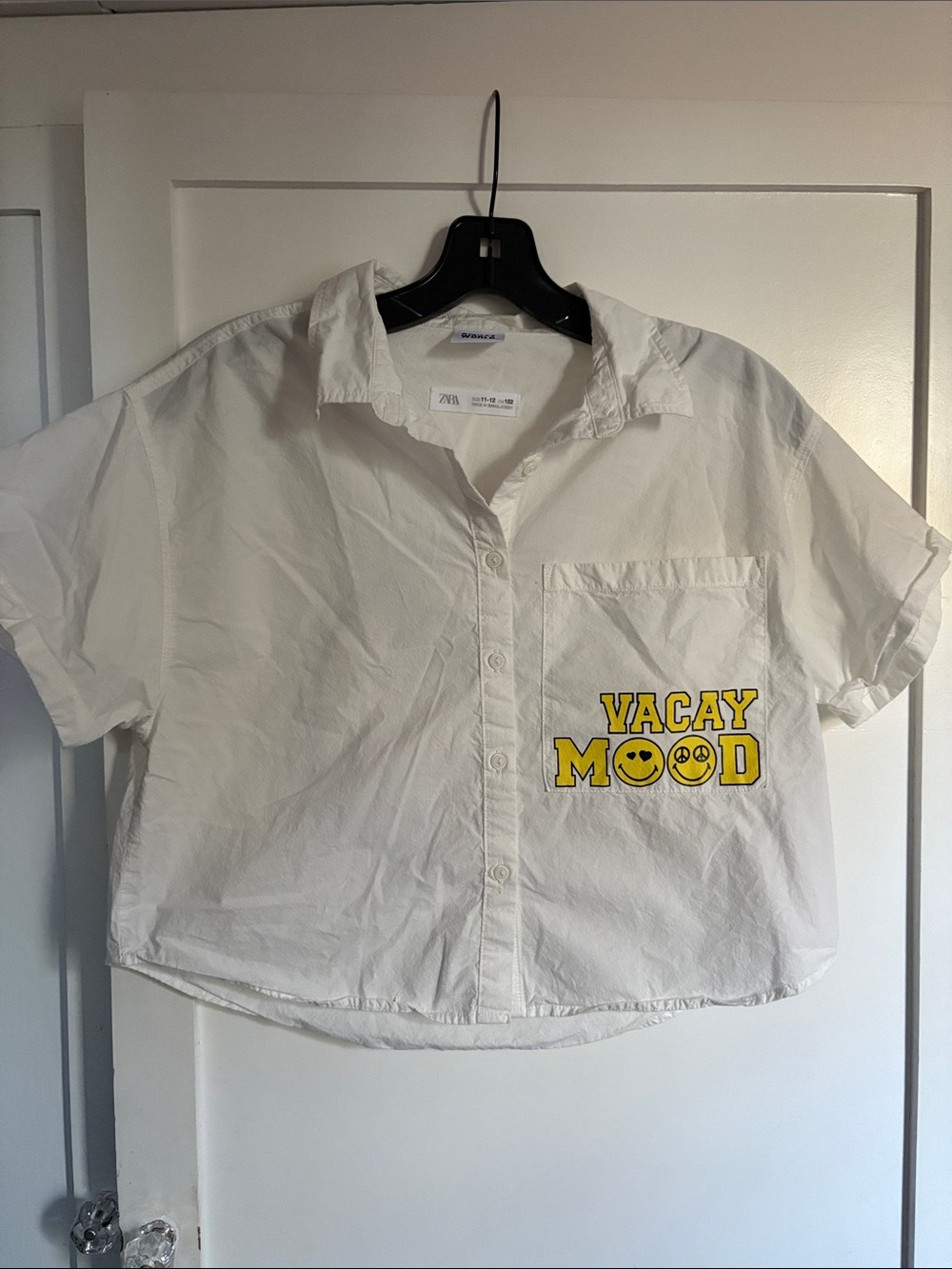 Zara White Button-Front "Vacay Mood" Kids Shirt with Yellow Graphic